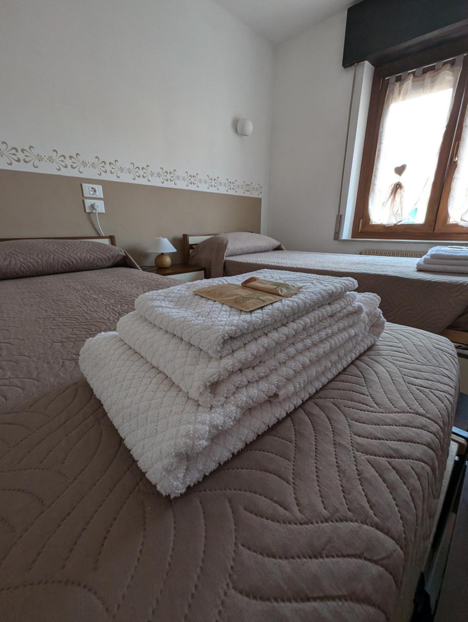 Spazioso E Completo Appartamento Con 3 Camere, Doppi Servizi, Fino A 8 Posti Letto ペダヴェーナ エクステリア 写真