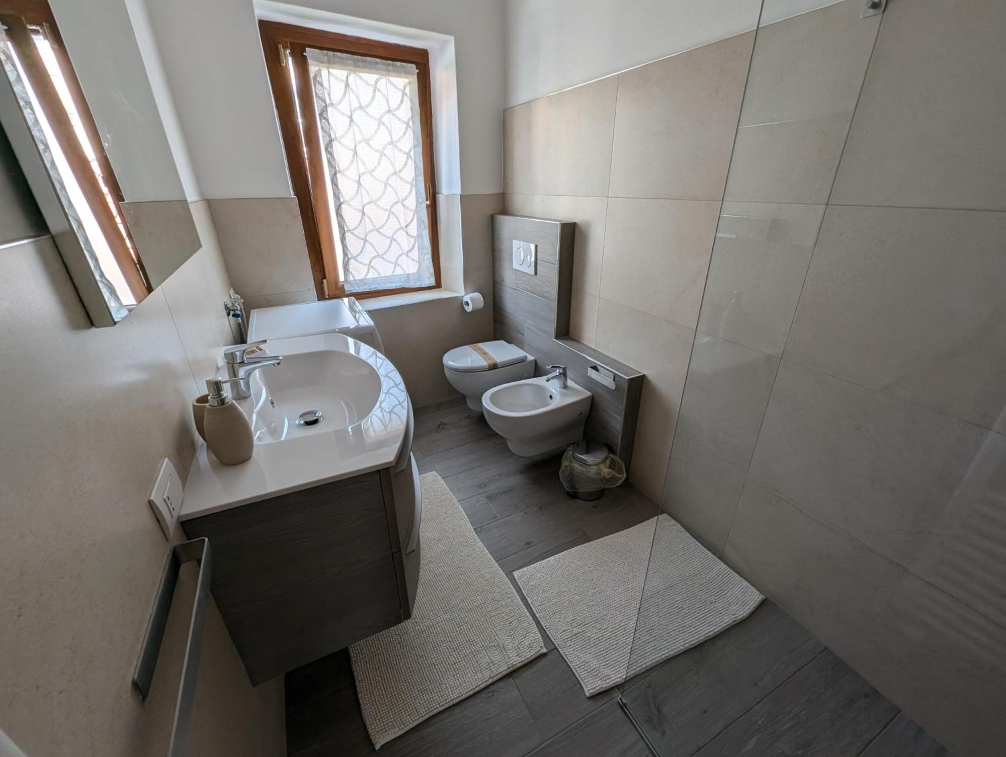 Spazioso E Completo Appartamento Con 3 Camere, Doppi Servizi, Fino A 8 Posti Letto ペダヴェーナ エクステリア 写真