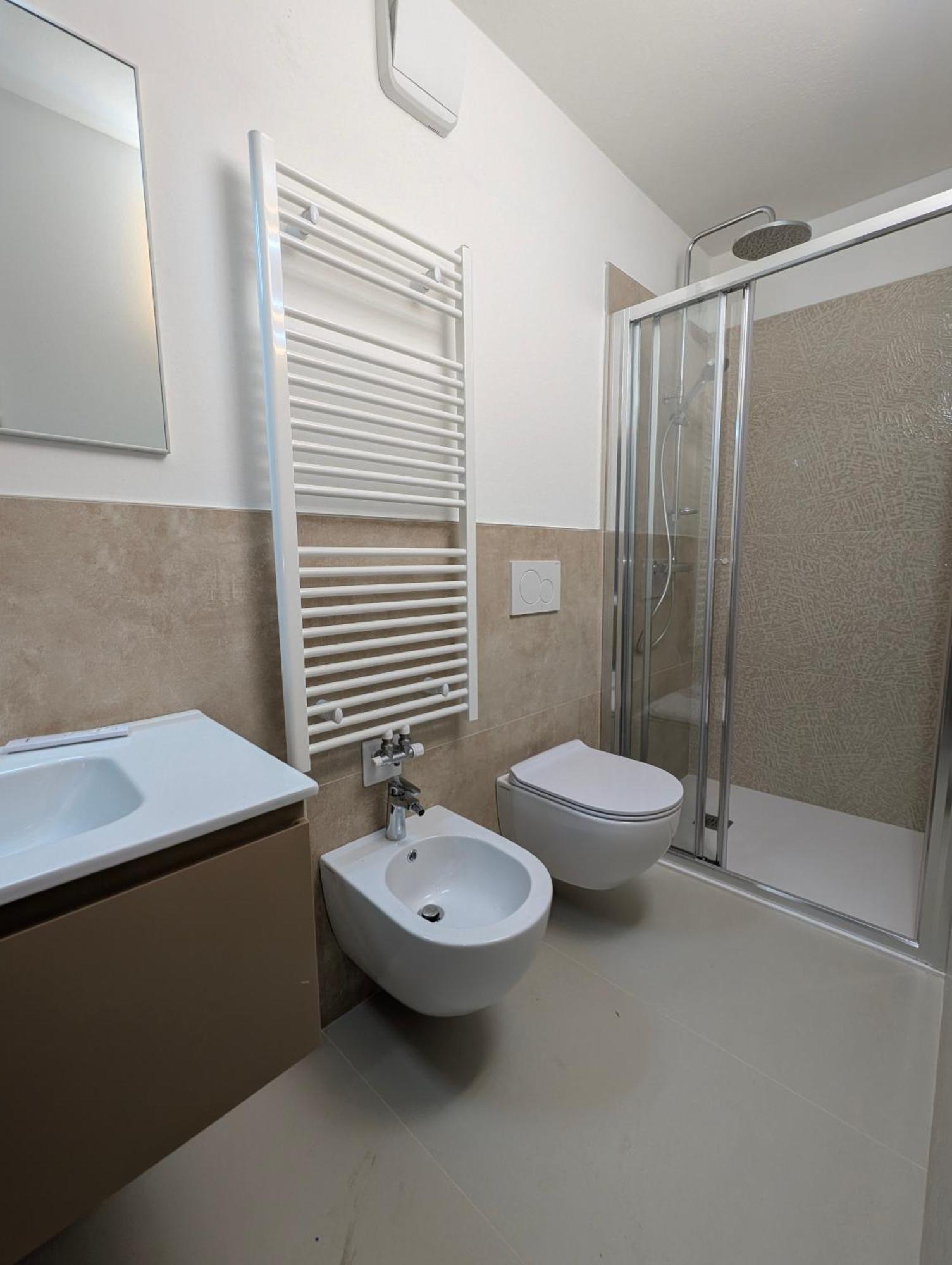 Spazioso E Completo Appartamento Con 3 Camere, Doppi Servizi, Fino A 8 Posti Letto ペダヴェーナ エクステリア 写真
